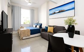 Omar do Rio - SL 214 Moderno Studio, Internet 120mbps com Smart TV, a 5 minutos das praias de Ipanema, Arpoador e Copacabana a 100 Metros do Metrô
